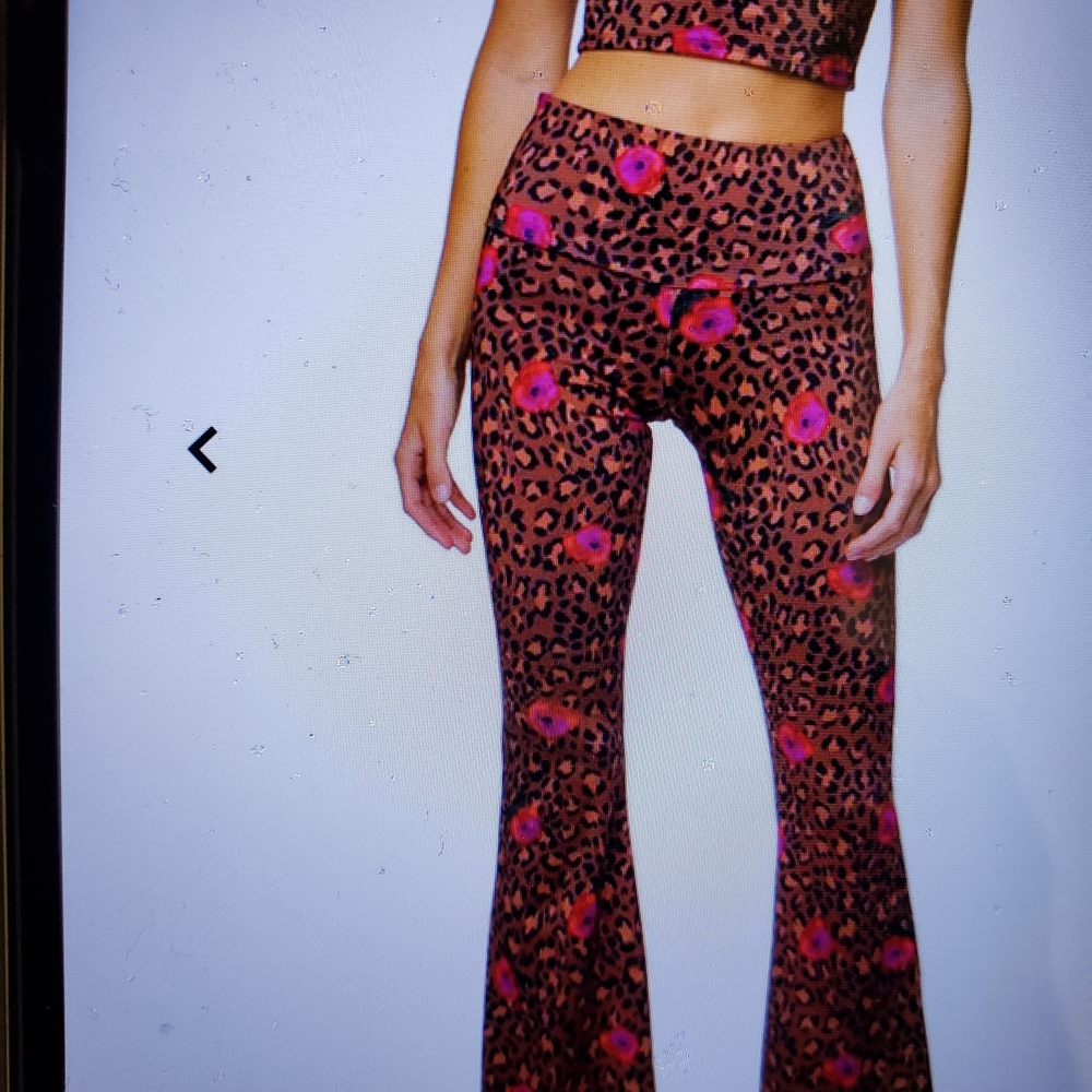 Free People x Onzie Sz M/L Leopard Rose Flare Leg Yoga Pants